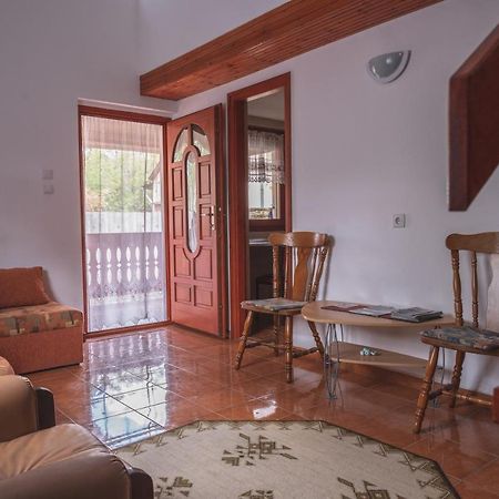 Olajos Apartman Hotel Berekfurdo Ngoại thất bức ảnh